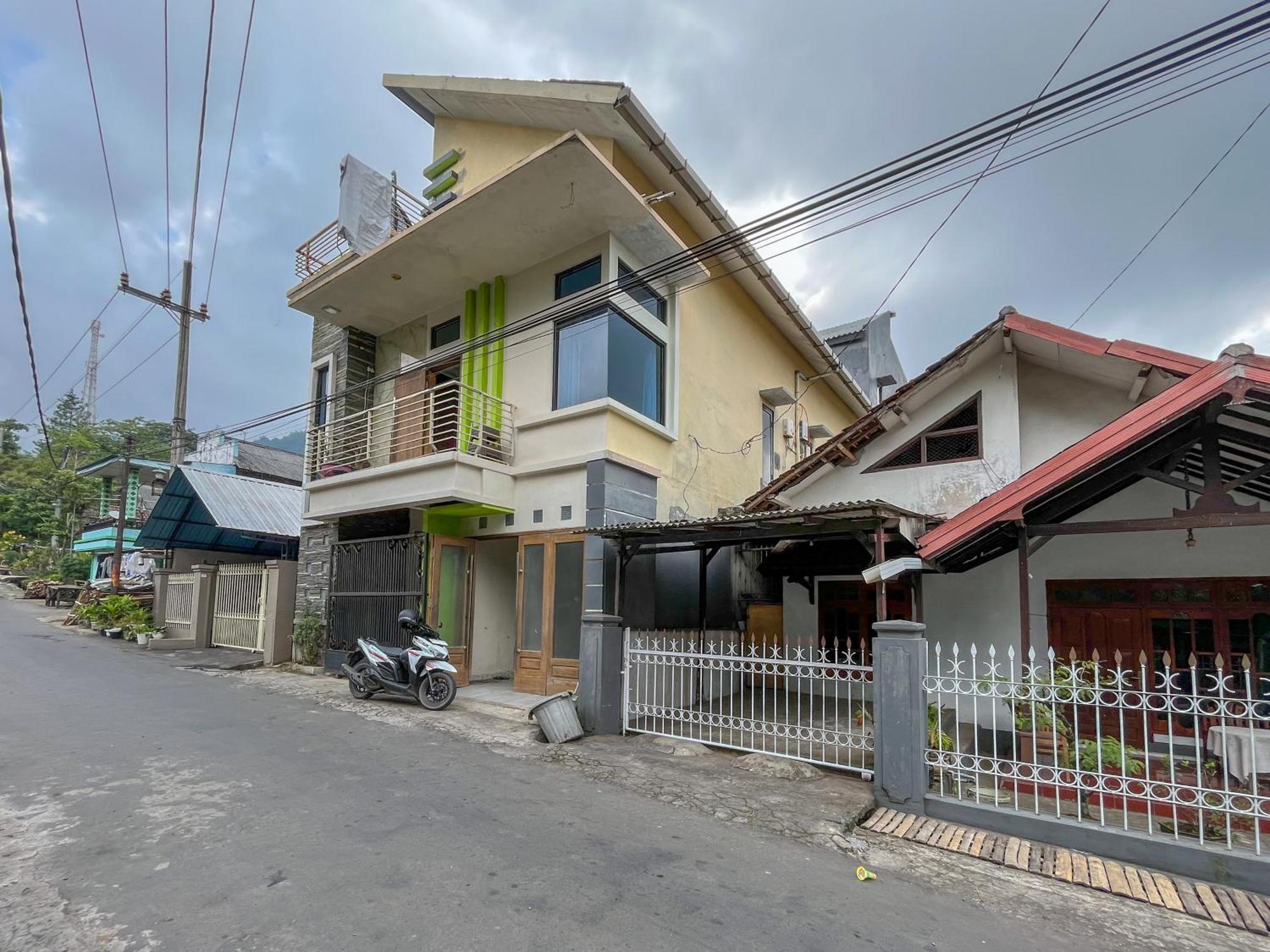 Rumah Bromo Redpartner Otel Lambangkuning Dış mekan fotoğraf